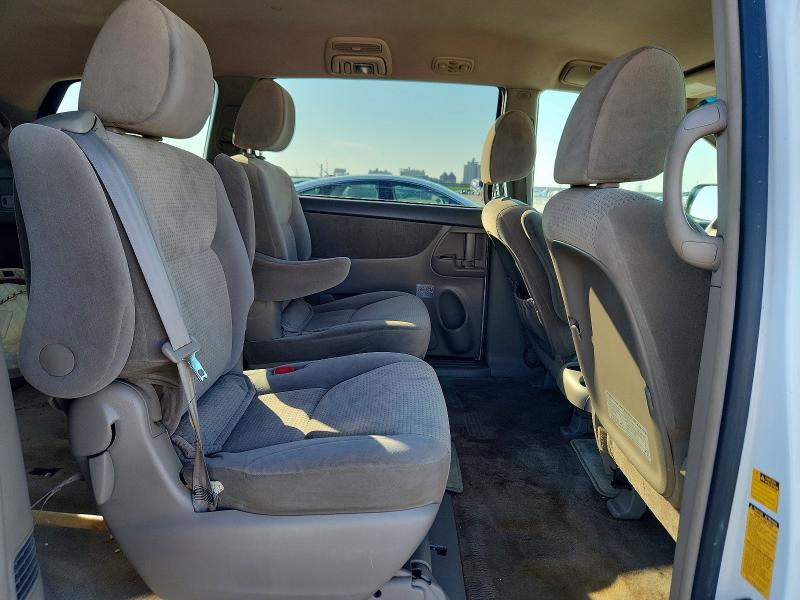2010 Toyota Sienna მანქანა იყიდება აუქციონზე, vin: 5TDKK4CC6AS309759, აუქციონის ნომერი: 69249836