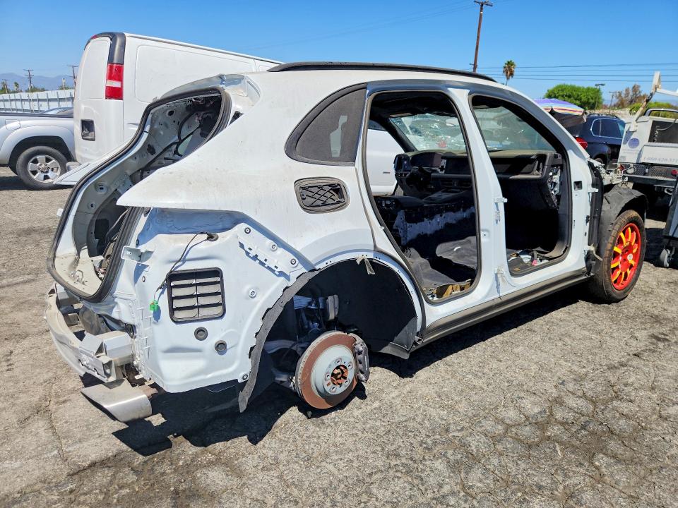 67728726 :رقم المزاد ، WP1AA2AY3RDA13637 vin ، 2024 Porsche Cayenne مزاد بيع