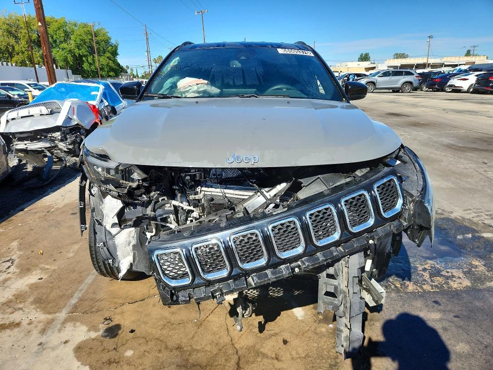 2024 Jeep Compass მანქანა იყიდება აუქციონზე, vin: 3C4NJDCN6RT585880, აუქციონის ნომერი: 68505376