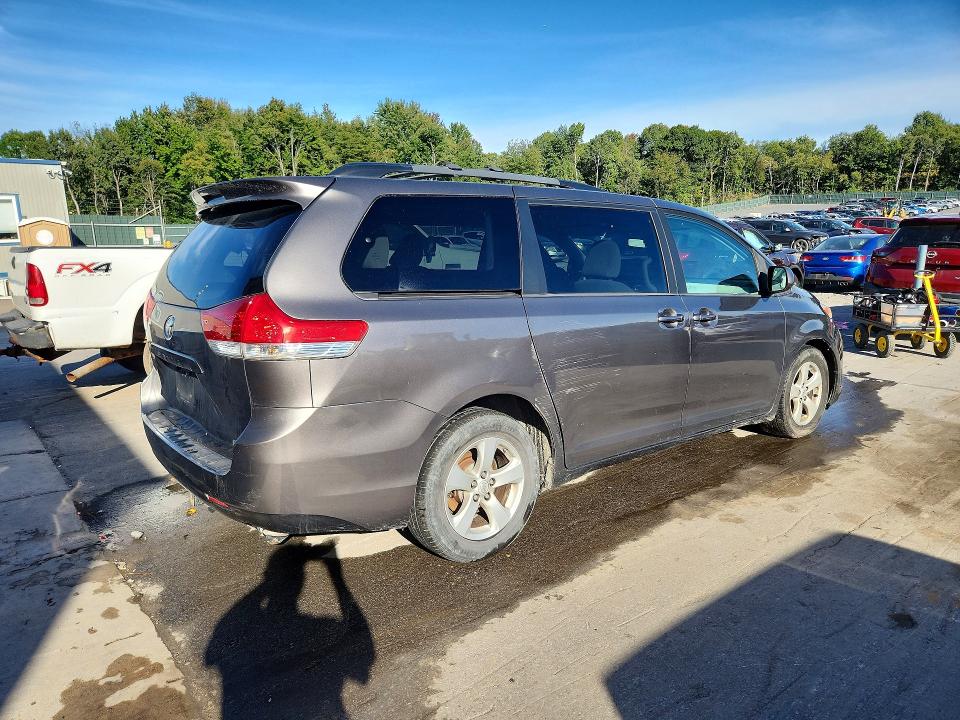 Продажа на аукционе авто 2013 Toyota Sienna, vin: 5TDKK3DC8DS358233, номер лота: 67216186