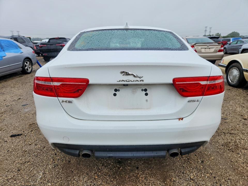 68717176 :رقم المزاد ، SAJAR4FX3JCP34333 vin ، 2018 Jaguar Xe مزاد بيع