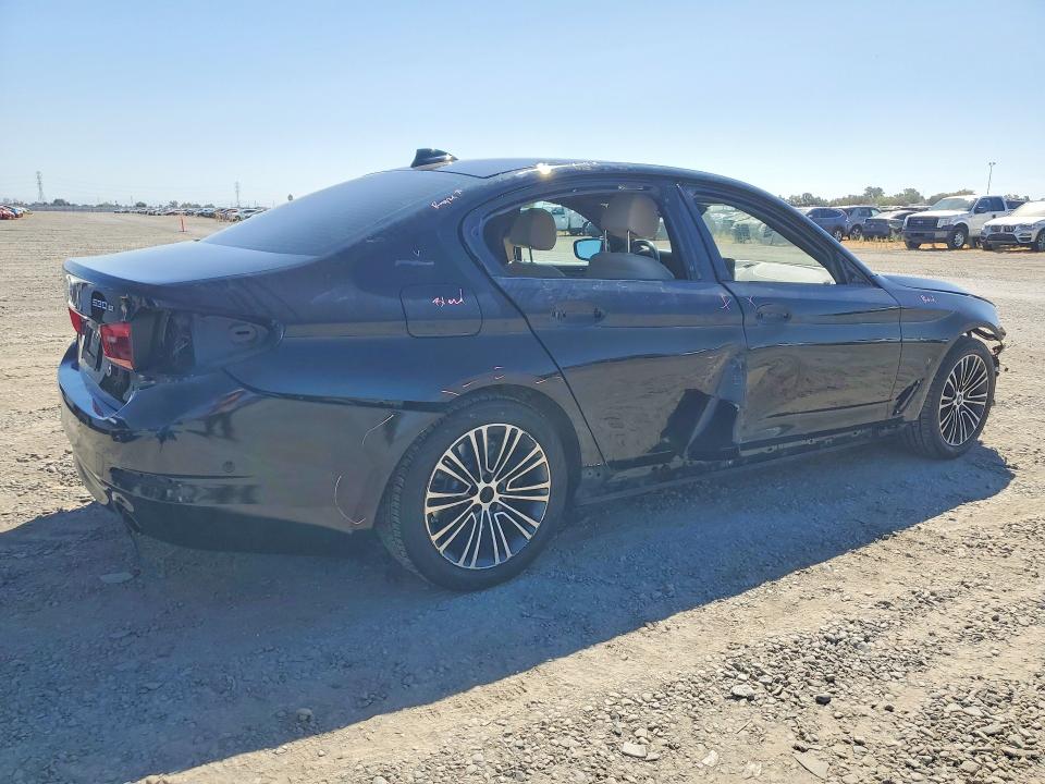 68241196 :رقم المزاد ، WBAJA9C55JG623116 vin ، 2018 Bmw 530e مزاد بيع