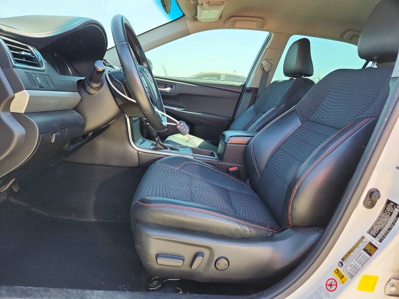 68647236 :رقم المزاد ، 4T1BF1FK5FU896962 vin ، 2015 Toyota Camry مزاد بيع