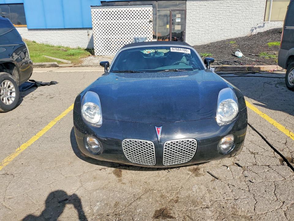 67684166 :رقم المزاد ، 1G2MB35B88Y111971 vin ، 2008 Pontiac Solstice مزاد بيع