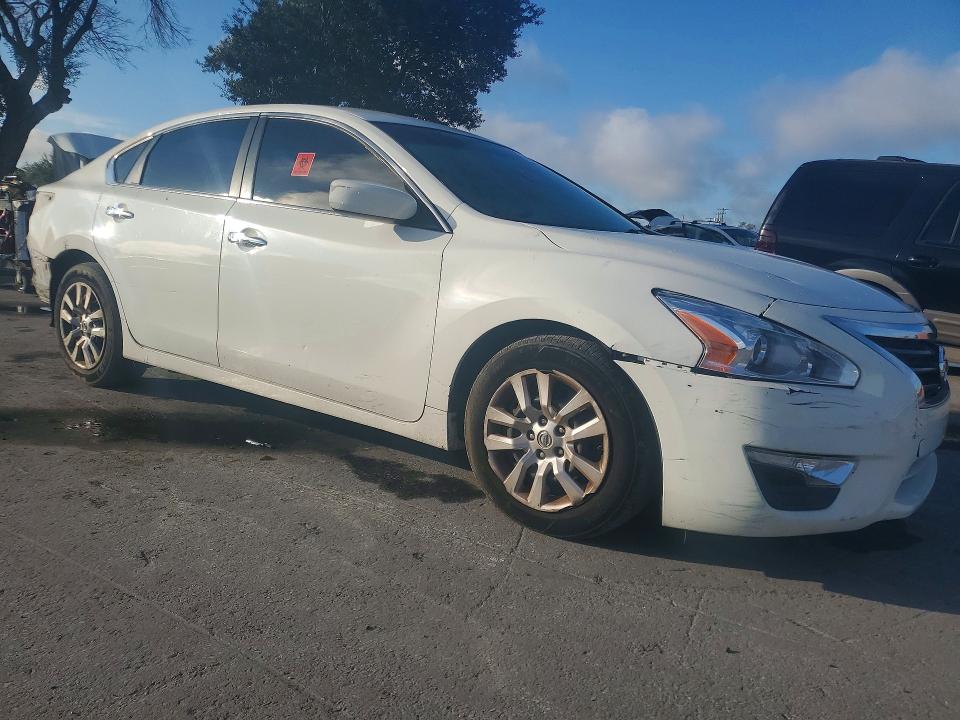 Продаж на аукціоні авто 2015 Nissan Altima, vin: 1N4AL3AP5FC252235, номер лоту: 69885876