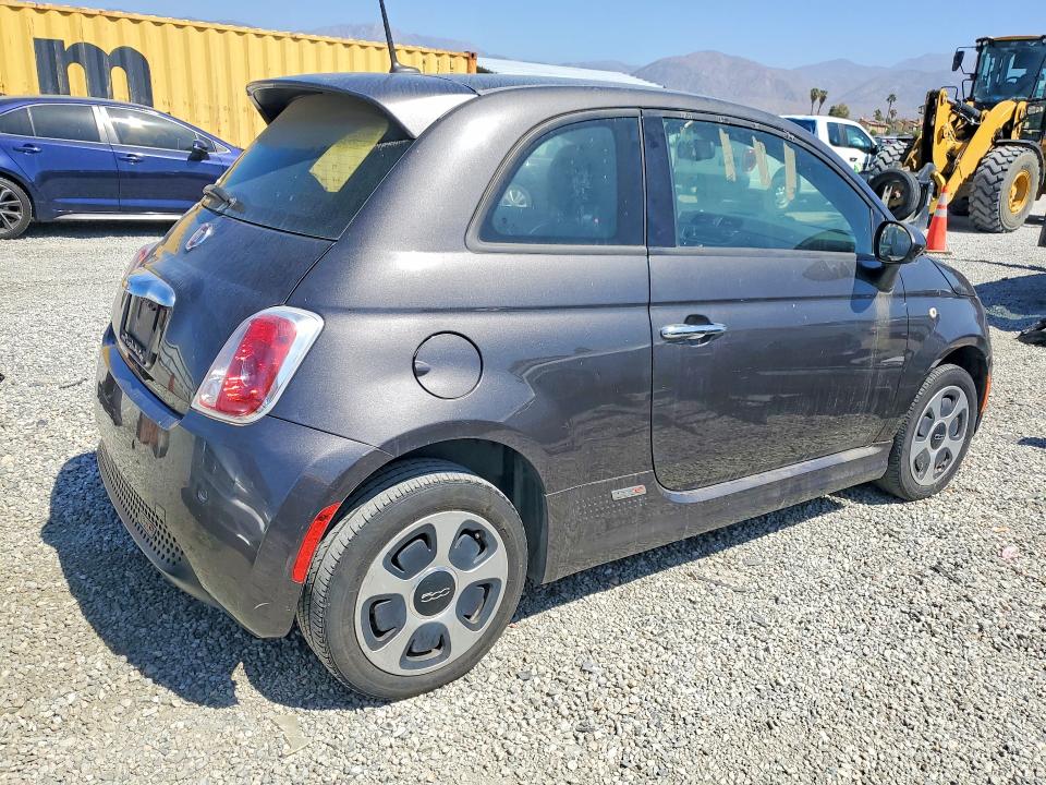 Продаж на аукціоні авто 2015 Fiat 500, vin: 3C3CFFGE2FT749771, номер лоту: 69435896