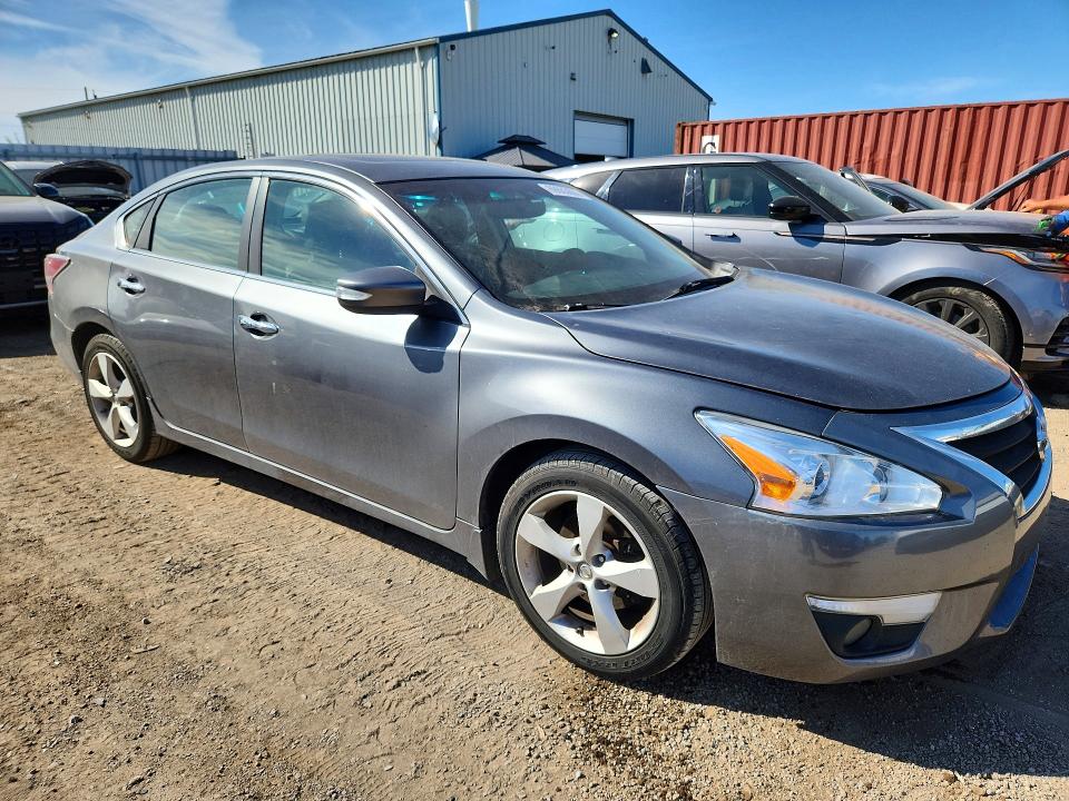 Продажа на аукционе авто 2015 Nissan Altima, vin: 1N4AL3AP0FN365773, номер лота: 69603666