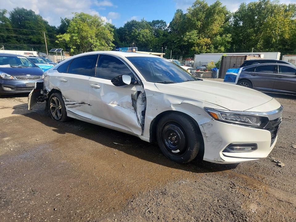 Продажа на аукционе авто 2018 Honda Accord, vin: 1HGCV2F50JA042887, номер лота: 68741496