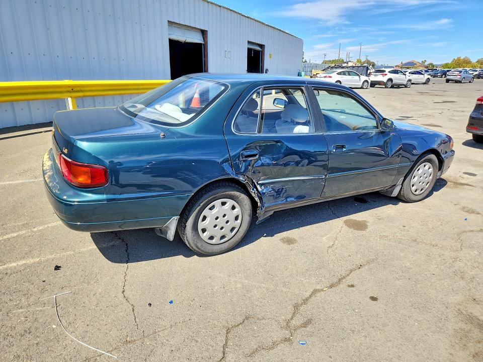 68611756 :رقم المزاد ، JT2BG12K3T0413858 vin ، 1996 Toyota Camry مزاد بيع