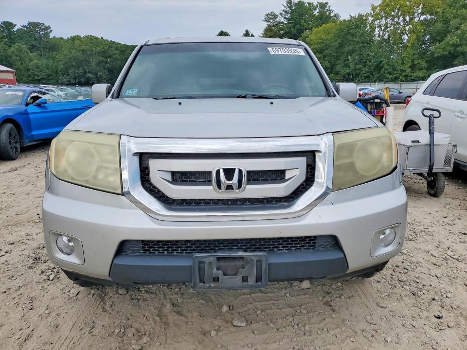 69703936 :رقم المزاد ، 5FNYF4H69BB026215 vin ، 2011 Honda Pilot مزاد بيع