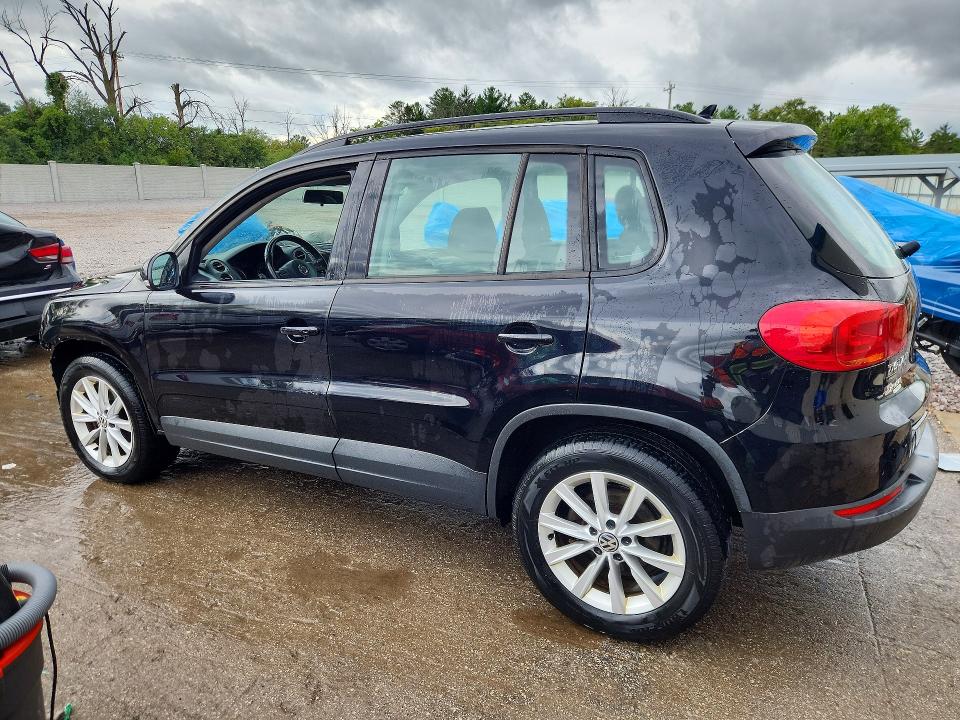 69235746 :رقم المزاد ، WVGBV7AX2HK053129 vin ، 2017 Volkswagen Tiguan مزاد بيع