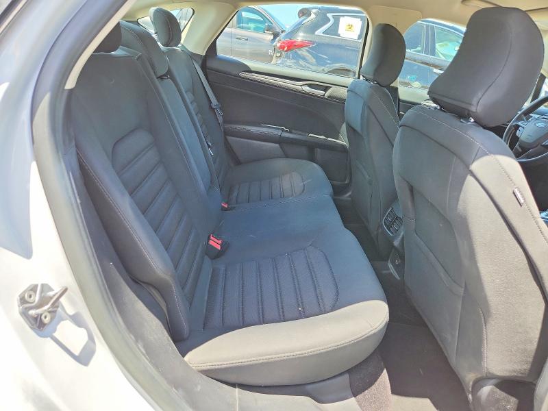 67154416 :رقم المزاد ، 3FA6P0LU3HR295827 vin ، 2017 Ford Fusion مزاد بيع