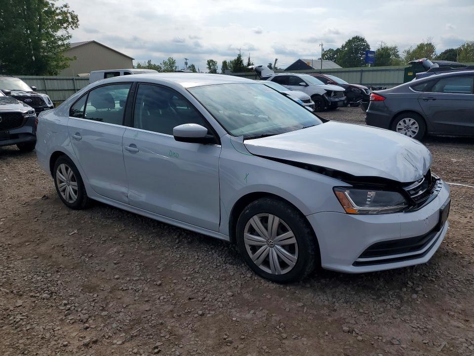 68982726 :رقم المزاد ، 3VW167AJ4HM412141 vin ، 2017 Volkswagen Jetta مزاد بيع