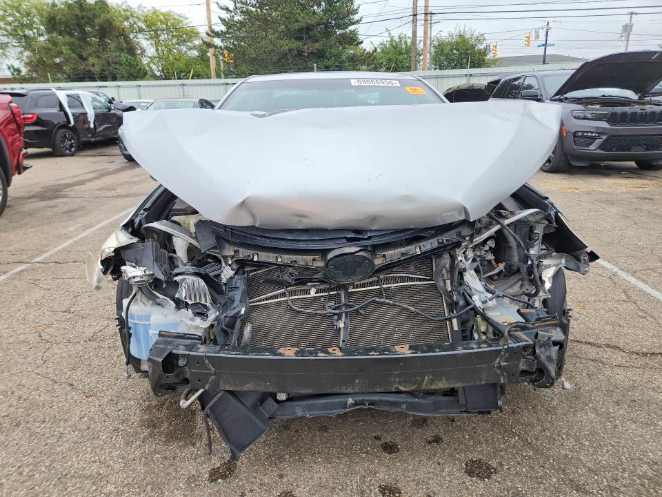 2017 Toyota Camry Hybrid მანქანა იყიდება აუქციონზე, vin: 4T1BD1FK0HU204907, აუქციონის ნომერი: 69866956