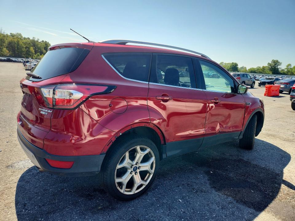 2017 Ford Escape მანქანა იყიდება აუქციონზე, vin: 1FMCU9JD2HUC30758, აუქციონის ნომერი: 69192736
