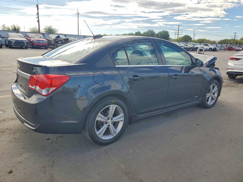 68664306 :رقم المزاد ، 1G1PE5SB3F7167277 vin ، 2015 Chevrolet Cruze مزاد بيع