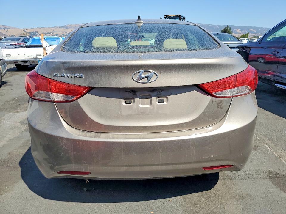69724546 :رقم المزاد ، 5NPDH4AE7DH399199 vin ، 2013 Hyundai Elantra مزاد بيع