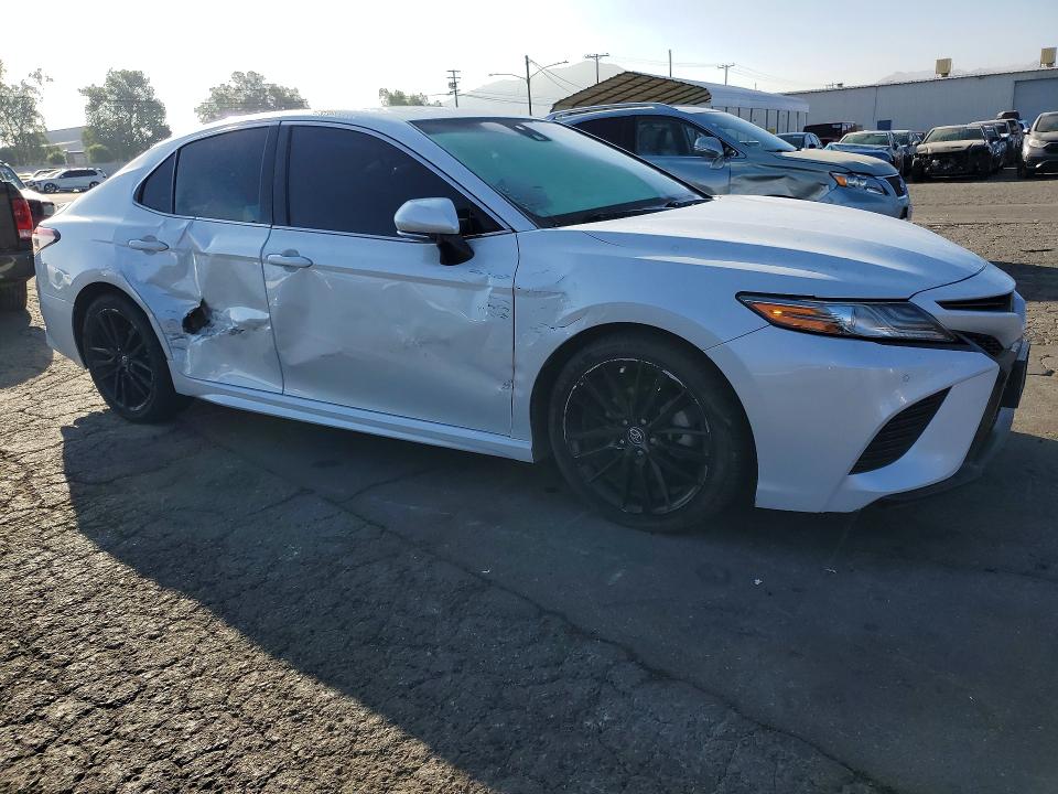 Auction sale of the 2018 Toyota Camry, vin: 4T1B61HK4JU141226, lot number: 67839916