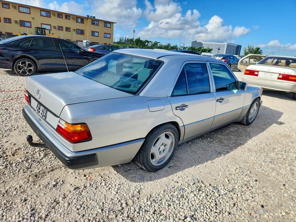 68991576 :رقم المزاد ، WDB1240231B517199 vin ، 1991 Mercedes-benz 300 D مزاد بيع
