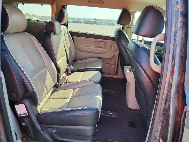 70324136 :رقم المزاد ، KNDMB5C18L6578152 vin ، 2020 Kia Sedona مزاد بيع