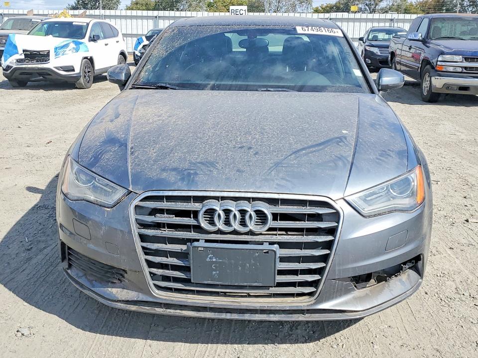 67498166 :رقم المزاد ، WAUBFGFFXF1001572 vin ، 2015 Audi A3 مزاد بيع