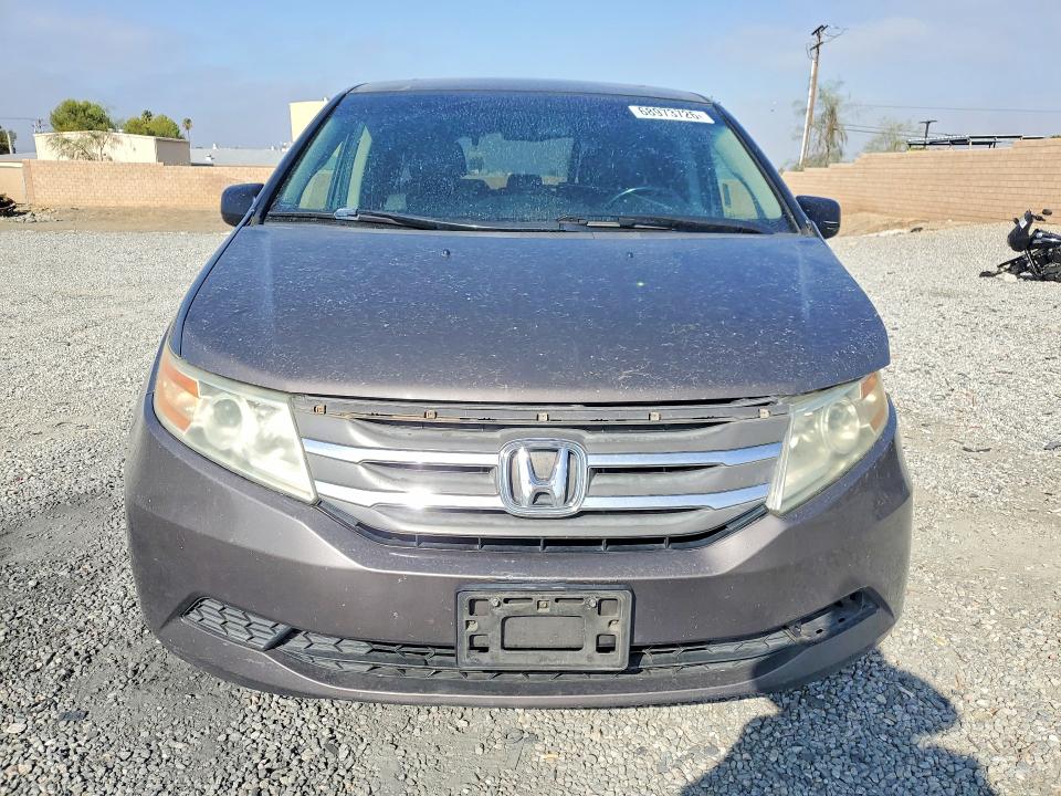 68973726 :رقم المزاد ، 5FNRL5H64BB103933 vin ، 2011 Honda Odyssey مزاد بيع