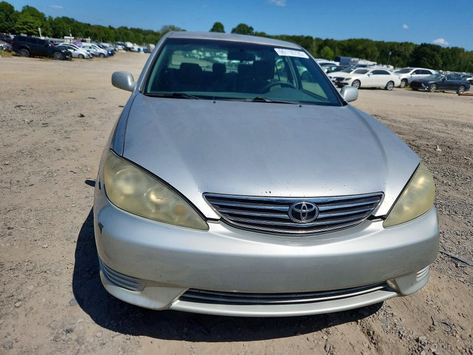 66118726 :رقم المزاد ، 4T1BE32K75U585553 vin ، 2005 Toyota Camry مزاد بيع