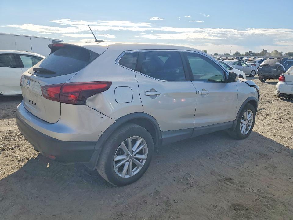 67374866 :رقم المزاد ، JN1BJ1CP1HW034299 vin ، 2017 Nissan Rogue Sport مزاد بيع