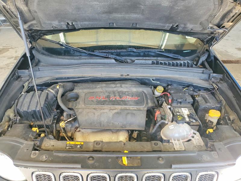 2017 Jeep Renegade მანქანა იყიდება აუქციონზე, vin: ZACCJBBB4HPG00059, აუქციონის ნომერი: 68611556