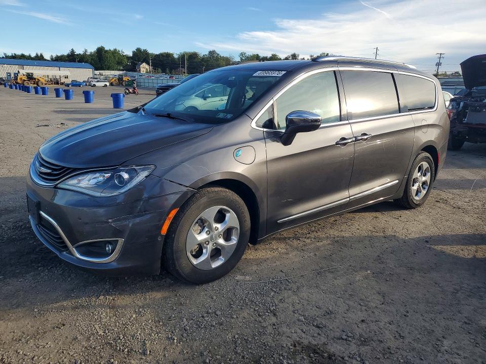 Auction sale of the 2018 Chrysler Pacifica, vin: 2C4RC1N70JR230526, lot number: 69965976
