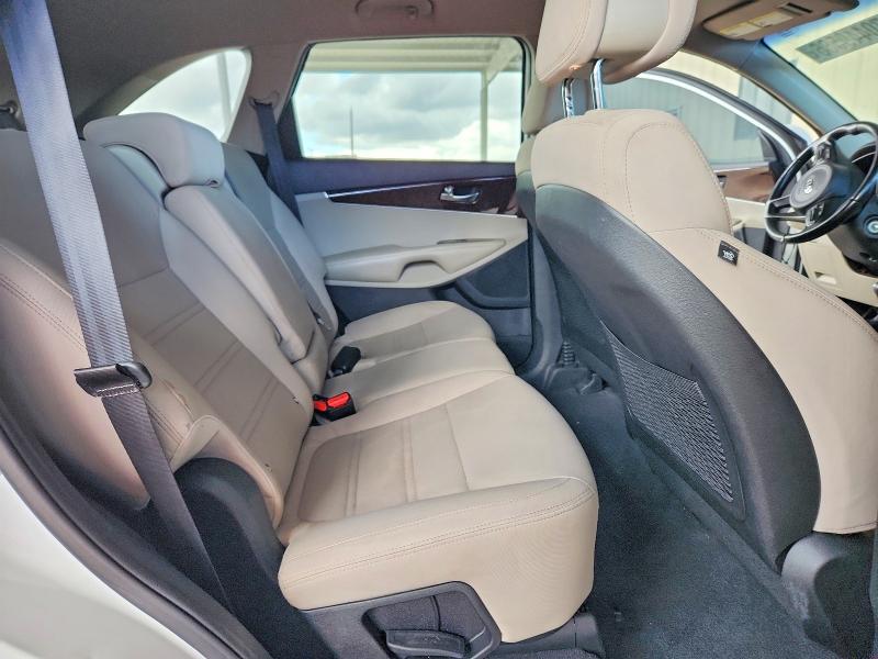 70449586 :رقم المزاد ، 5XYPG4A33GG060885 vin ، 2016 Kia Sorento مزاد بيع