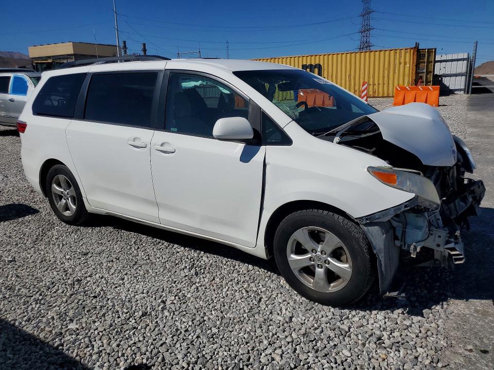 Auction sale of the 2015 Toyota Sienna, vin: 5TDKK3DC4FS587317, lot number: 68297286