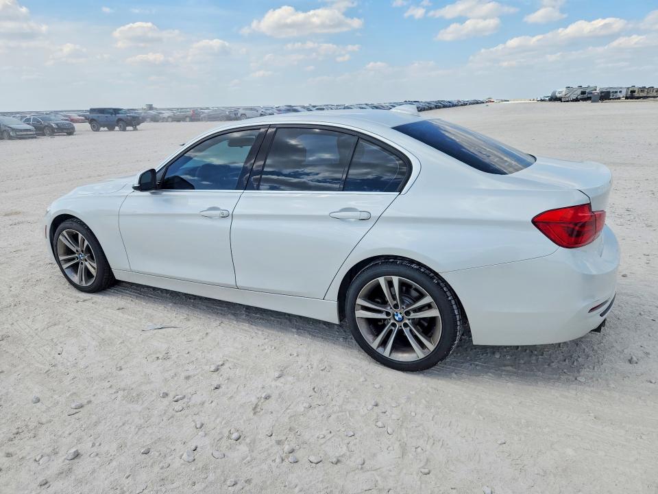 68289176 :رقم المزاد ، WBA8B9C51JK677375 vin ، 2018 Bmw 330 مزاد بيع