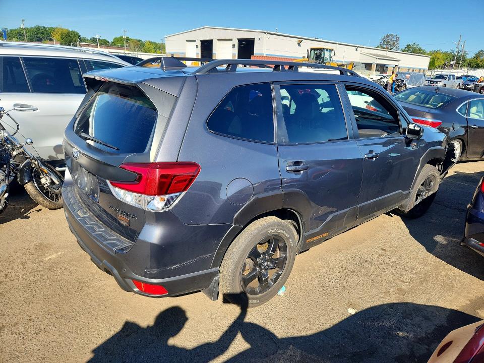 Продаж на аукціоні авто 2022 Subaru Forester, vin: JF2SKAMC9NH401974, номер лоту: 67661486
