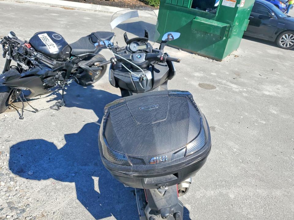 69191246 :رقم المزاد ، WB1013408FZT97211 vin ، 2015 Bmw C650 مزاد بيع