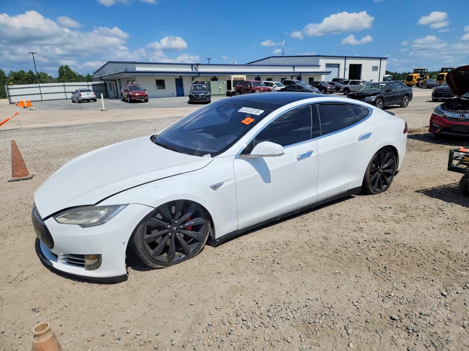 2015 Tesla Model S მანქანა იყიდება აუქციონზე, vin: 5YJSA1H23FFP74030, აუქციონის ნომერი: 67413276