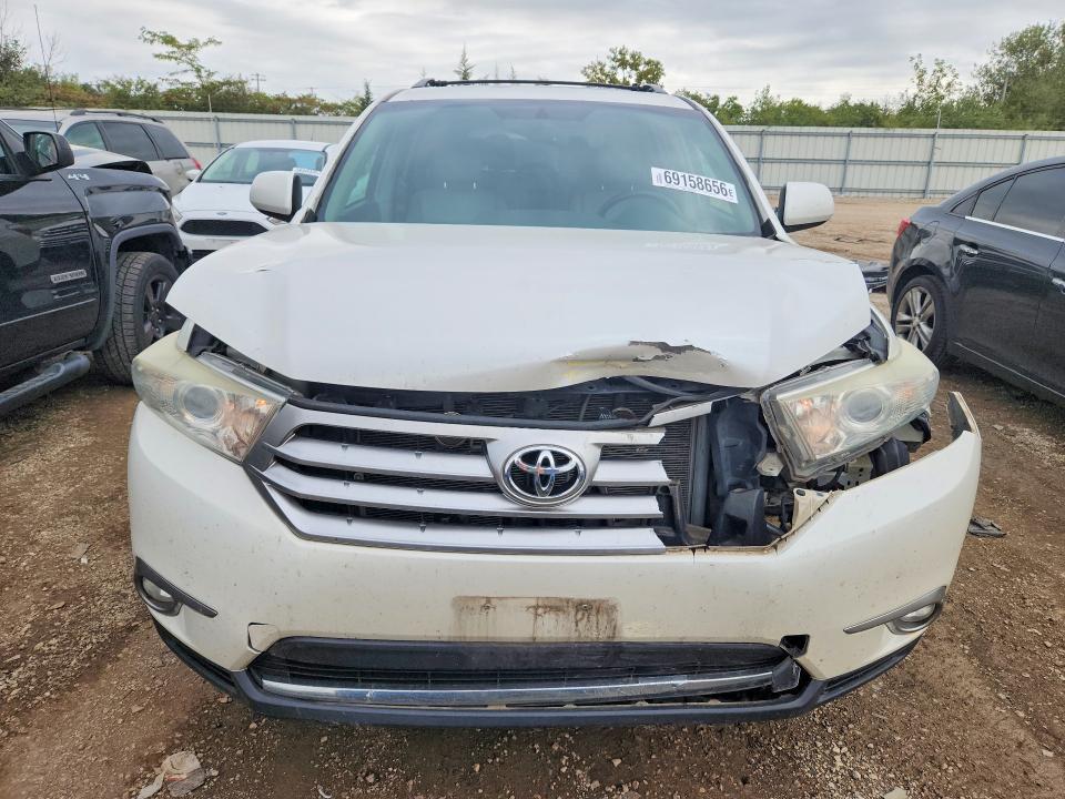 2013 Toyota Highlander მანქანა იყიდება აუქციონზე, vin: 5TDBK3EH8DS212067, აუქციონის ნომერი: 69158656
