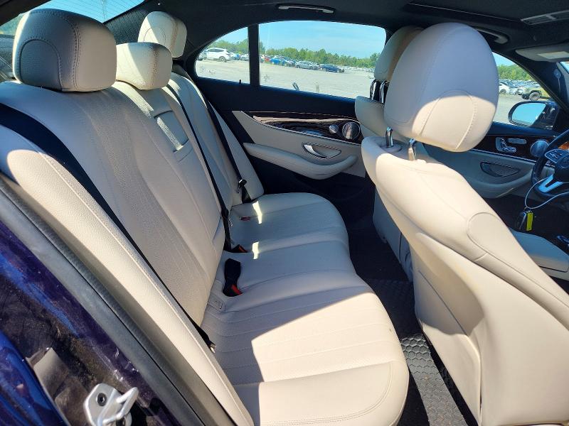 67977786 :رقم المزاد ، WDDZF4KB2KA555983 vin ، 2019 Mercedes-benz E مزاد بيع