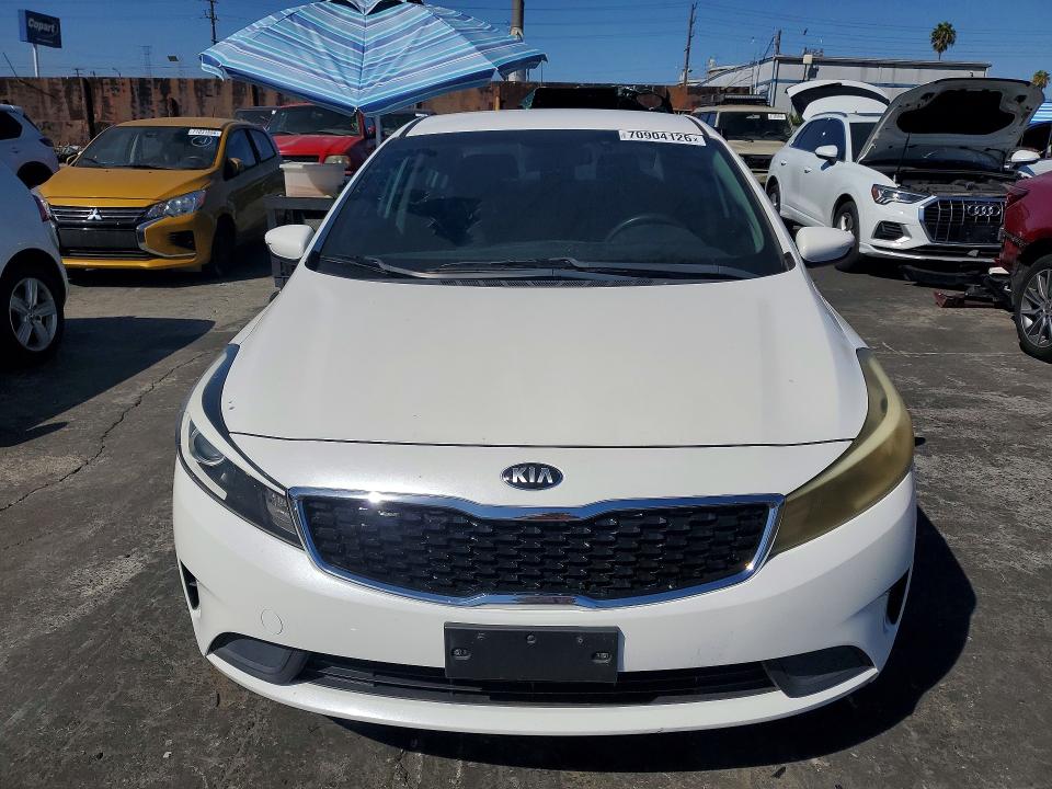70904126 :رقم المزاد ، 3KPFL4A75JE186406 vin ، 2018 Kia Forte مزاد بيع