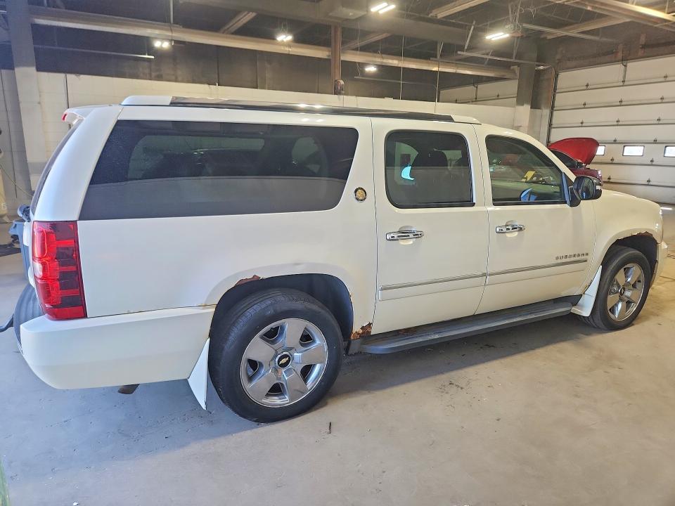 68558146 :رقم المزاد ، 1GNUKKE39AR246110 vin ، 2010 Chevrolet Suburban مزاد بيع