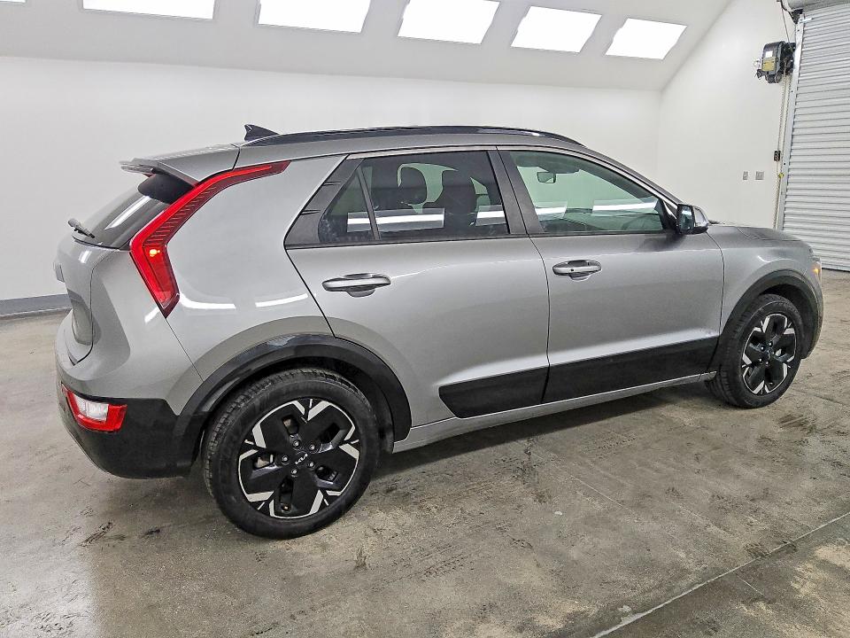 2023 Kia Niro მანქანა იყიდება აუქციონზე, vin: KNDCR3L19P5034086, აუქციონის ნომერი: 69384806