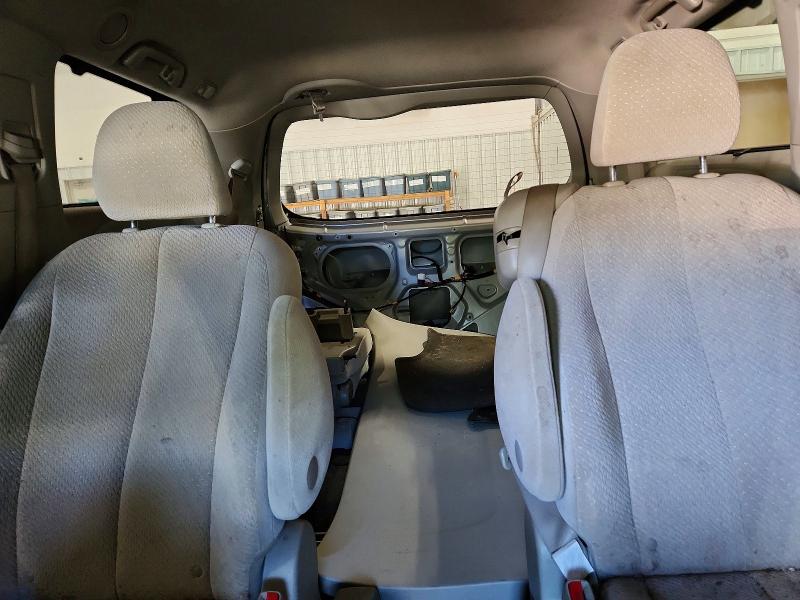 69974576 :رقم المزاد ، 5TDKK3DC0BS006616 vin ، 2011 Toyota Sienna مزاد بيع