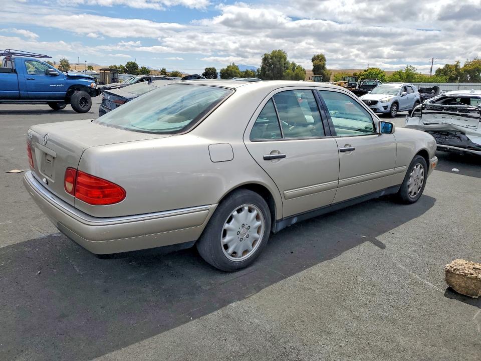67488146 :رقم المزاد ، WDBJF65F0WA459114 vin ، 1998 Mercedes-benz E مزاد بيع