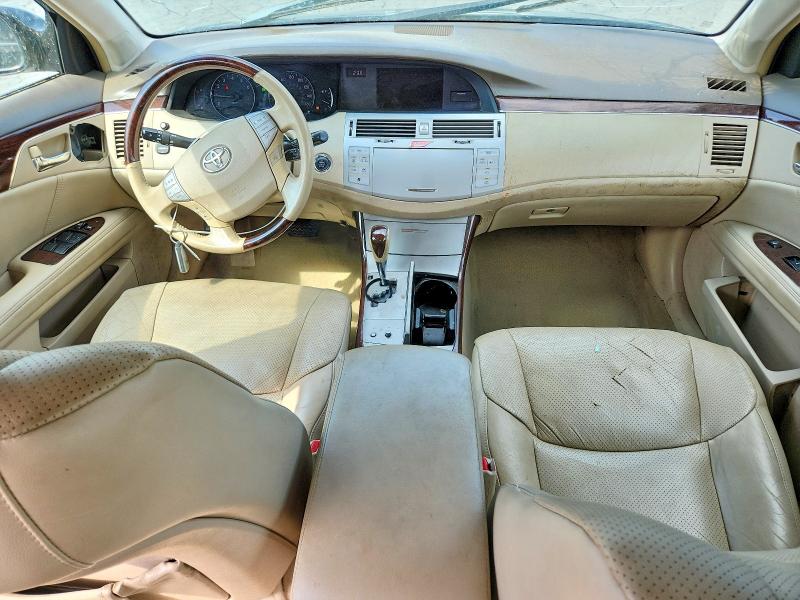 68611706 :رقم المزاد ، 4T1BK36B98U283737 vin ، 2008 Toyota Avalon مزاد بيع