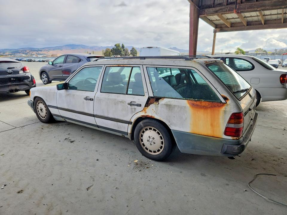 Продажа на аукционе авто 1988 Mercedes-benz 300, vin: WDBEA90D9JF081846, номер лота: 67401386