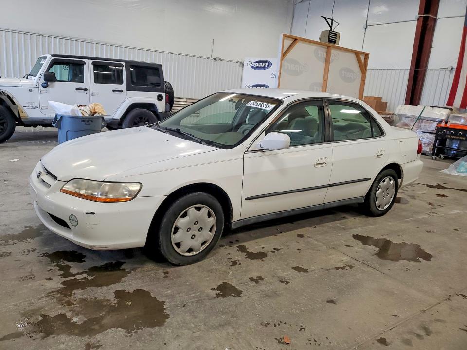 70495826 :رقم المزاد ، 1HGCG5647WA245964 vin ، 1998 Honda Accord مزاد بيع