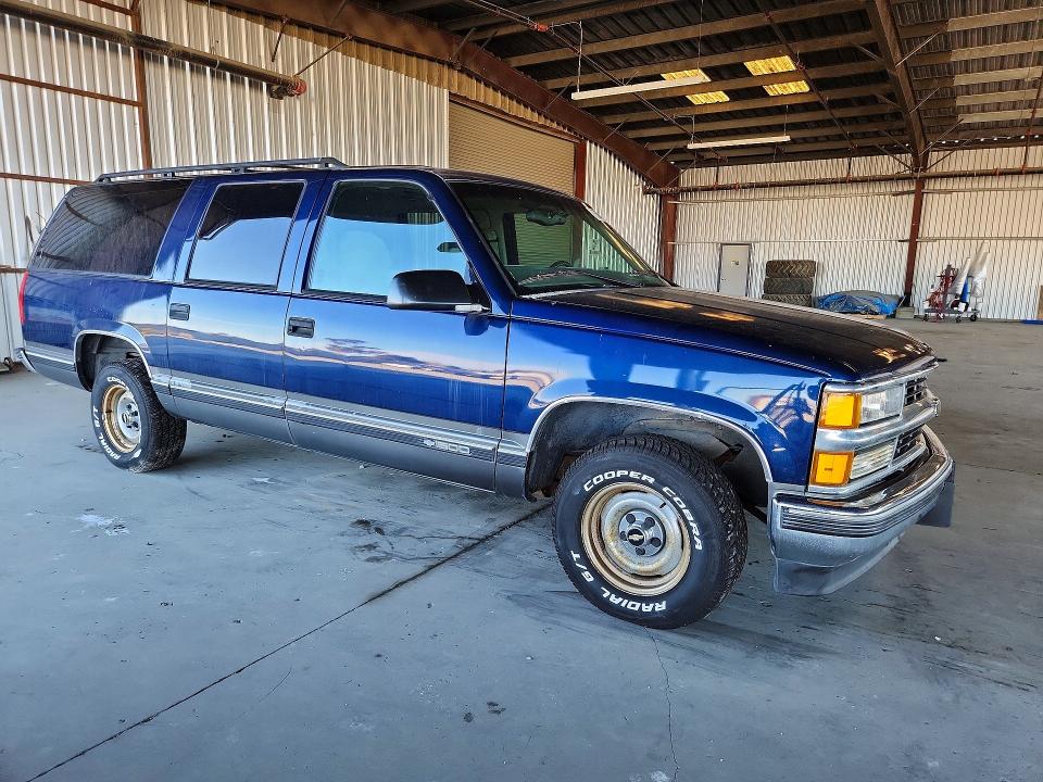 Продажа на аукционе авто 1999 Chevrolet Suburban, vin: 1GNEC16R7XJ434775, номер лота: 70560466