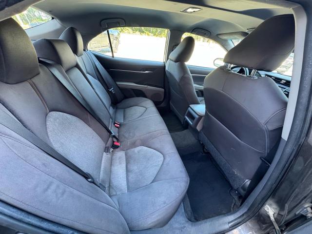 70513206 :رقم المزاد ، 4T1B11HK0KU808910 vin ، 2019 Toyota Camry مزاد بيع