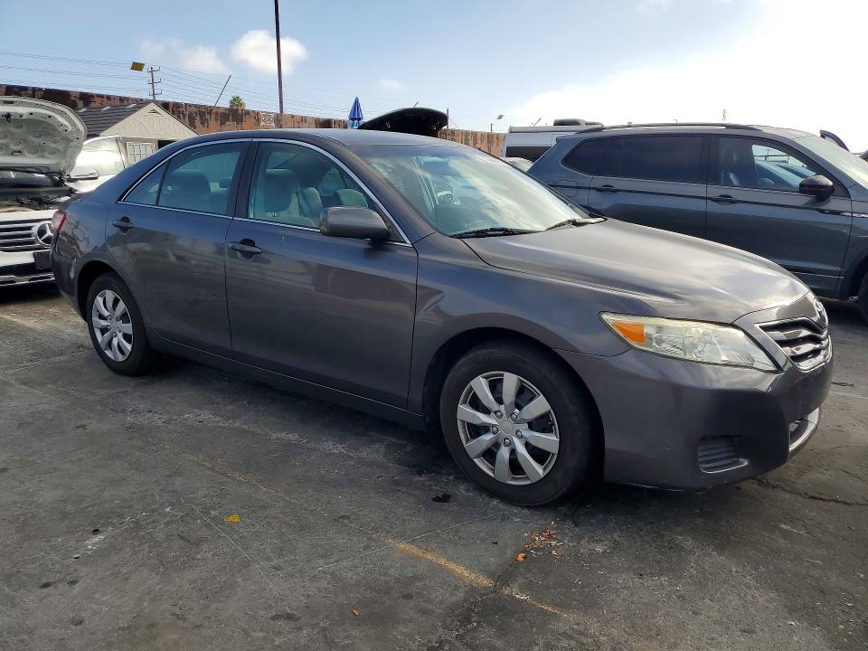 70366676 :رقم المزاد ، 4T4BF3EK0BR166471 vin ، 2011 Toyota Camry مزاد بيع