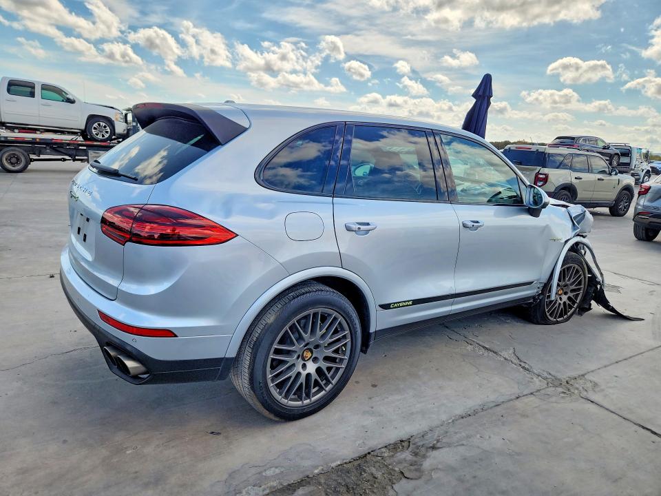 Продаж на аукціоні авто 2017 Porsche Cayenne, vin: WP1AE2A28HLA73997, номер лоту: 71015246